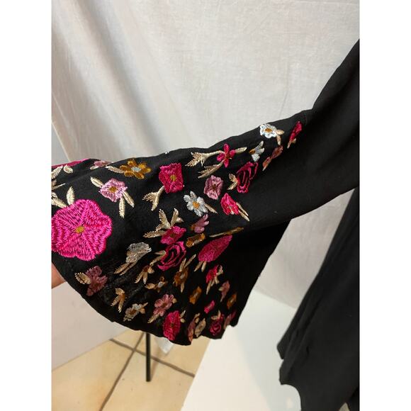 JODIFL Black A-Line Bell Sleeve Dress - Picture 14 of 16